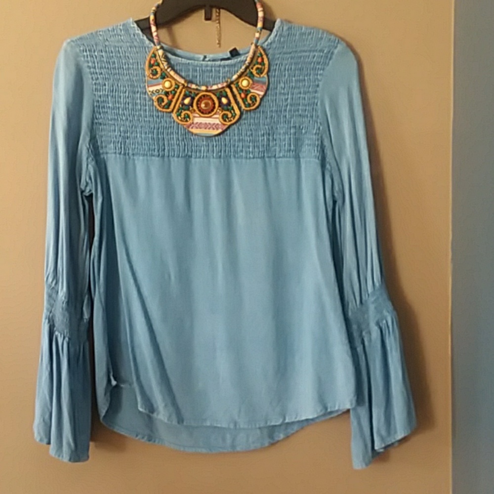 SOFTENED CHAMBRAY LONG BELL SLEEVES TOP🌺